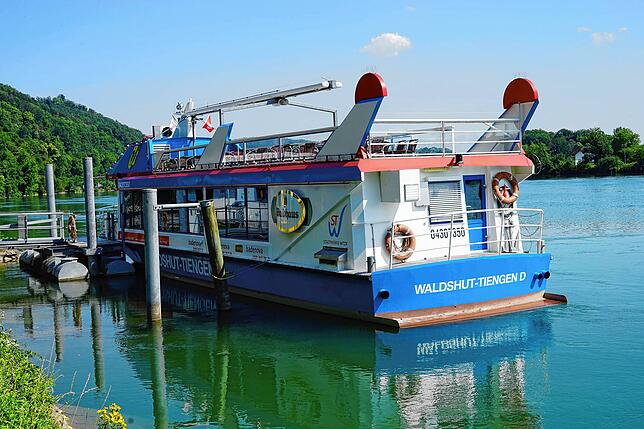 Die Rheinfähre in Waldshut ist heute ein beliebtes Ausflugsboot.
