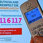 Impfberechtigte der nächsten Gruppe dürfen zum Hörer greifen oder ihr Glück online versuchen. Menschen mit Vorerkrankungen gehören dazu, ...