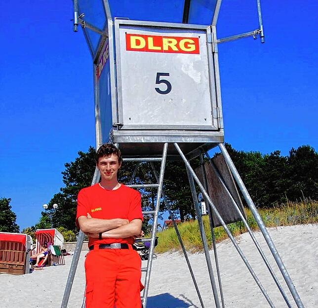 Seit vielen Jahren ist Florian Gaedtke bei der DLRG aktiv – hier bereits vor elf Jahren bei einer Fortbildung im ...