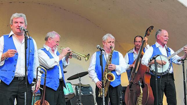 Jazz im Schlosshof Tiengen mit der Piccadilly Six Jazzband.