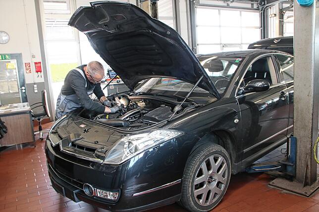 Das Autohaus Schwander sieht einer aussichtsreichen Zukunft entgegen – und der Fortführung einer schon 100-jährige Tradition.