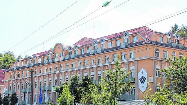 Das Gebäude der Danubia hatte auch nach dem Konkurs der Seidenweberei eine wechselhafte Geschichte. Erst wurde es ein Einkaufszentrum, ...