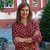 Kulturreferentin Susanna Heim 2018 vor Schloss Bonndorf, dem Kulturzentrum des Landkreises Waldshut.