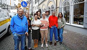 Die meisten Fahrradfahrer steigen an der Baustelle in der Zollernstraße nicht ab. Auf brandgefährliche Situationen weisen die Anwohner ...