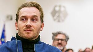 Seit seinem schweren Sturz bei „Wetten, dass..?“ ist Samuel Koch querschnittsgelähmt. Vor Gericht kämpft er für die Anerkennung als ...
