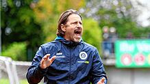 Helgi Kolvidsson und der SC Pfullendorf mussten sich beim Tabellenführer FC Teningen mit 2:4 geschlagen geben.