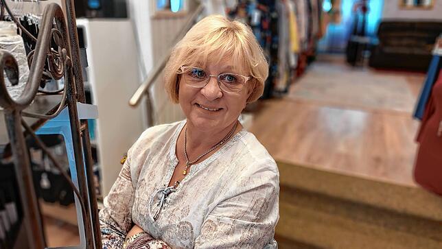 Conny Brix besitzt ein Unterwäschegeschäft in der Bad Dürrheimer Friedrichstraße. Auch ihr machen Lieferketten zu schaffen.