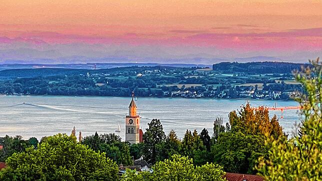 Blick am 8. August 2022 vom Schättlisberg auf Überlingen.