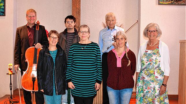 Fürs Bild kurz ohne Masken (von links): Pfarrer Matthias Sehmsdorf, Doris Reinacher, Jakob Siecke, Angelika Frost, Wolfgang Eißer, ...