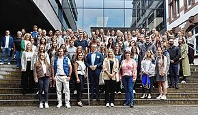 Insgesamt 130 neue Lehrkräfte wurden zum Ende der Sommerferien in der Ekkehard-Realschule vereidigt und werden im neuen Schuljahr ihren ...