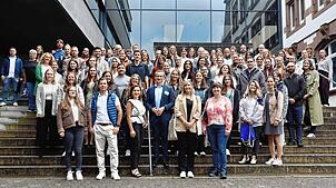 Insgesamt 130 neue Lehrkräfte wurden zum Ende der Sommerferien in der Ekkehard-Realschule vereidigt und werden im neuen Schuljahr ihren ...