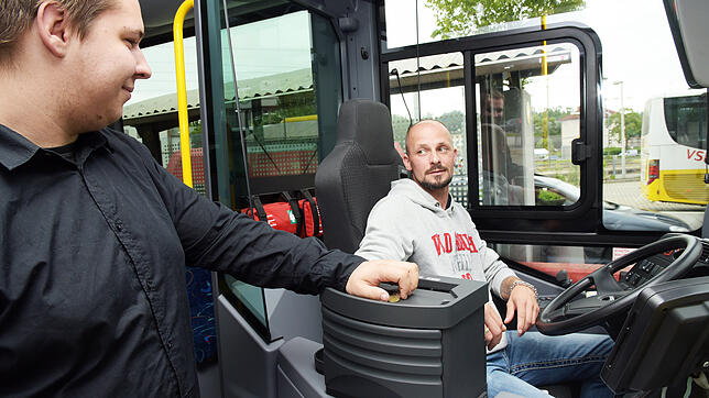 Künftig soll der Busverkehr in der Doppelstadt auch ohne städtische Zuschüsse rollen. Ab 2020 können Fahrgäste wie Marvin Winkler und ...