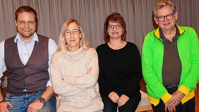 Die neue Vorstandschaft setzt sich aus den bekannten Gesichtern zusammen (von links): Norman Pietsch, Dagmar Eisenhart, Jana Akyildiz ...