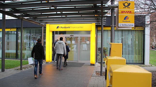 Bild : Die Postbank in der Moltkestraße schließt endgültig. Dafür bekommen die Petershausener eine neue Post-Filiale