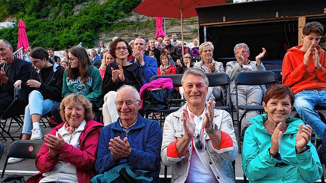 Das begeisterte Publikum war dankbar, endlich wieder ein Konzert dieser Art genießen zu können &ndash; und das noch auf der Seebühne im ...