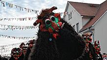 Bild : Blauer Himmel und bunte Narren: So schön war der Seenarrenumzug in Allensbach
