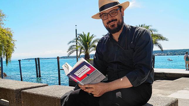 Nach mehreren Sachbüchern hat der katholische Theologe Christian Schlindwein nun eine Krimierzählung vor stadtgeschichtlichem ...