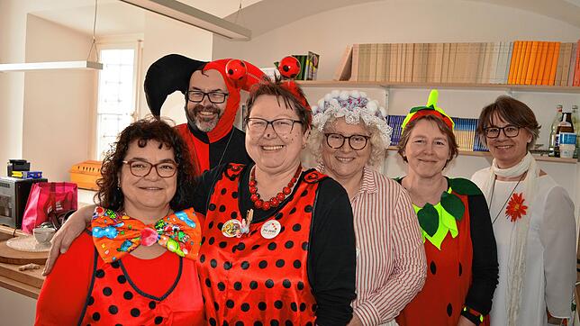 Bild : „Markdorf total verruckt“: Hier gibt es die Bilder der Straßenfasnet am Rosenmontag