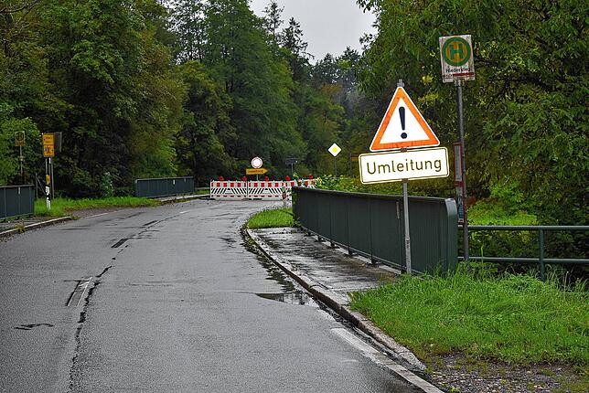 Erneut musste das Schlüchttal wegen Felsabgang für mehrere Wochen gesperrt werden. Da Geologen genau wissen, wo die Gefahren lauern, ...