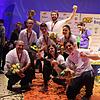 Die Bronzemedaillengewinner vom Bogenclub VS: (vorne von links) Coach Jürgen Grötzinger, Sarah Reincke, Florian Faber, (mittlere Reihe ...