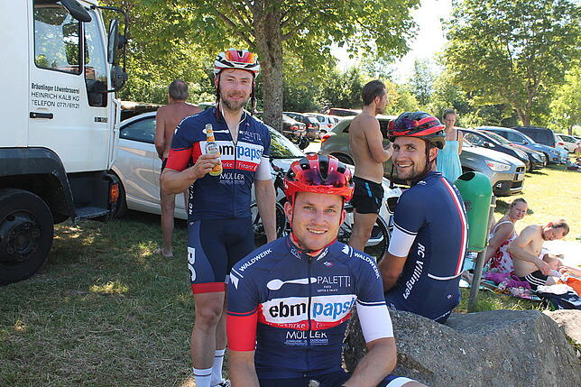 Bild 15: Triathlon trotz Hitze: In Unterbränd messen sich die Hobbysportler beim Laien Man
