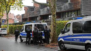 Ein großer Polizeieinsatz am Montagnachmittag in der Innenstadt in Rheinfelden. Es wird im Fall eines Tötungsdelikts ermittelt. Die ...