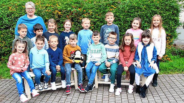 Grundschule am Heidenstein Klasse 1a: 16 Kinder besuchen die Klasse 1a der Grundschule am Heidenstein in Schwörstadt. Klassenlehrerin ...