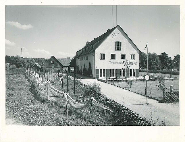 Die 1952 eröffnete neue Jugendherberge in Friedrichshafen.