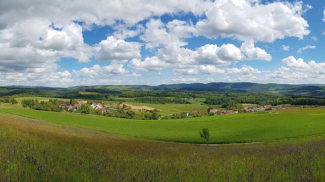 Vom Sommerhaldenweg eröffnet sich das Panorama auf Breitenfeld.