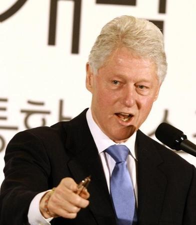 Bill Clinton auf der Klimakonferenz der Großstädte in Seoul. Der ehemalige US-Präsident ist seit Ende seiner Amtszeit in verschiedenen ...