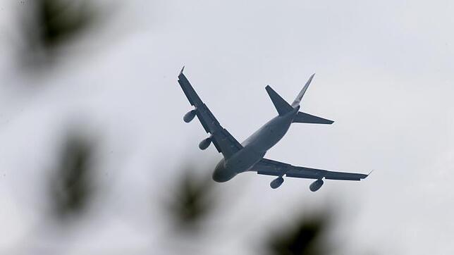 Bild : Rauch im Cockpit: Lufthansa-Maschine notgelandet – niemand verletzt