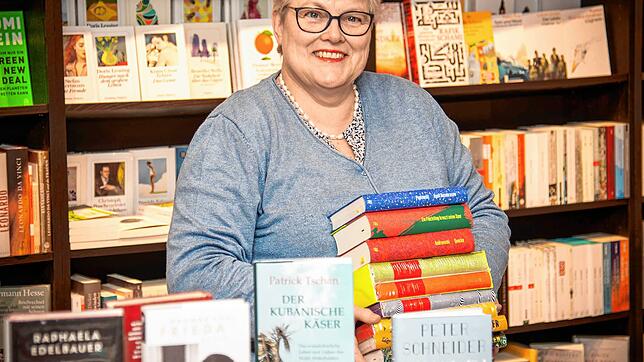 Cornelia Lenhardt hat zum 1. März die &bdquo;Überlinger Buchlandung&ldquo; übernommen. Die Buchhändlerin ist optimistisch, mit einem ...