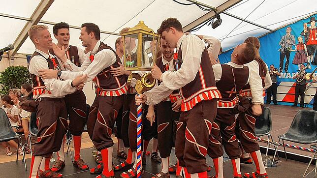 Bild : Christian Wässerle ist Bockgewinner der 554. Waldshuter Chilbi