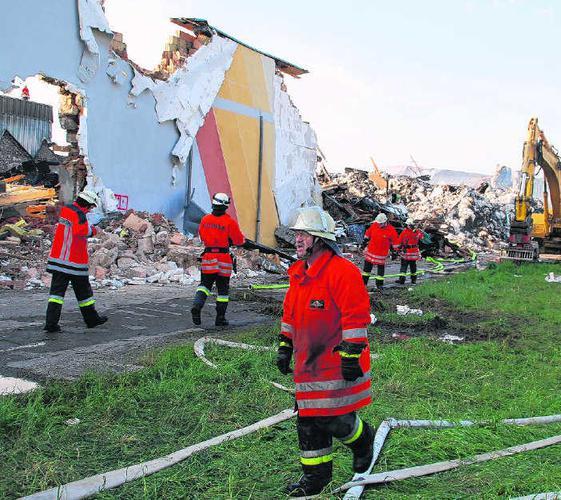 Die Aufräumarbeiten dauern an: Das Feuer in der Brennet Spinnerei verursachte Millionenschaden.