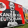 Freitagvormittag, 17. September: An der Stadionstraße in Donaueschingen aufgestellte Wahlplakate von CDU, SPD und FDP sind von ...