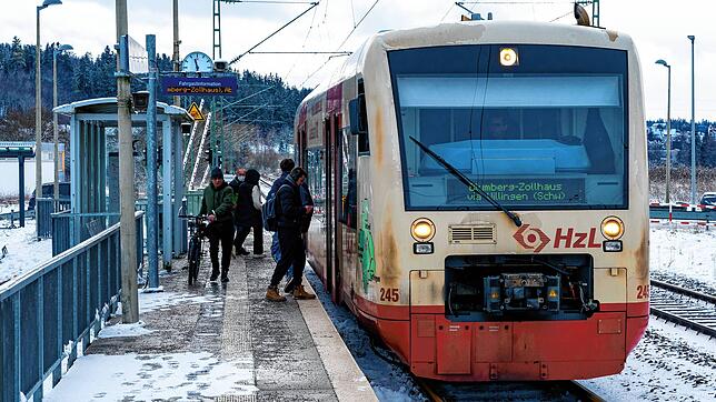 Ein Ringzug-Triebwagen bei einem Halt in VS-Marbach: Das Zug-Angebot soll in der Region deutlich ausgebaut werden und die Umsetzung des ...