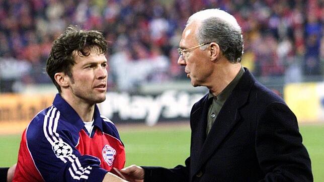 Lothar Matthäus (l.) mit Franz Beckenbauer. Das Foto stammt aus dem Jahr 2000 als Matthäus in München verabschiedet wurde.