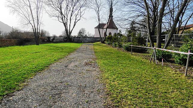 Die Erweiterungsfläche für den Geisinger Friedhof. Dort sollen moderne Bestattungsformen, wie Baumurnengräber und Rasengräber ihren ...