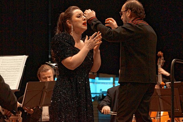 Galyna Pikh, Sopranistin im Ensemble des Staatsopernhauses Lwiw, singt sich in die Herzen des Publikums.