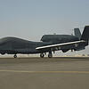 Dieses von der US Air Force zur Verfügung gestellte Bild zeigt eine Drohne vom Typ RQ-4, Global Hawk, die als Aufklärungsflugzeug ...
