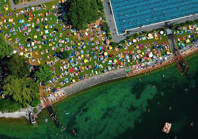 So voll wird es dieses Jahr im Strandbad in Meersburg nicht. Die Corona-Verordnung erlaubt nur bis zu 700 Besucher gleichzeitig.