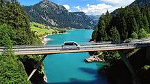 Urlaub mit Aussicht: Ein Camper-Van von Hymer. Die Hymer-Gruppe hat vor allem in dem Segment der Camper-Vans, ein zum Wohnmobil ...