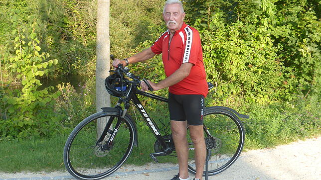 Manfred Dreher ist leidenschaftlicher Fahrradfahrer. 200 bis 250 Kilometer pro Monat legt er regelmäßig zurück. Für ihn ist es wichtig, ...