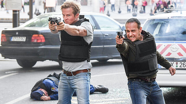 Die Schauspieler Daniel Roesner als Polizist Paul Renner (links) und Erdogan Atalay als Polizist Semir Gerkhan sind die Hauptfiguren der ...