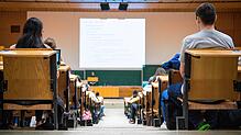 Vorlesungen in Präsenz sind an den baden-württembergischen Unis wieder möglich &ndash; allerdings muss der 3G-Status nachgewiesen ...