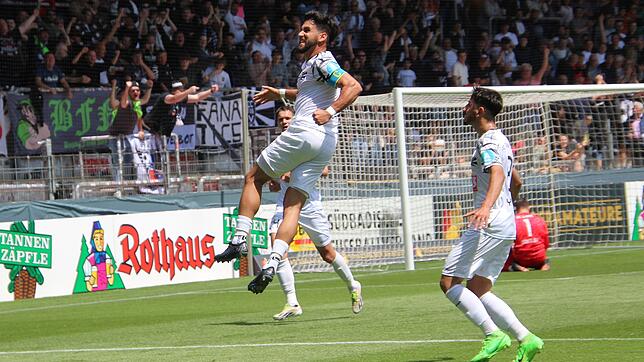 Im vergangenen Sommer jubelte Tevfik Ceylan noch beim FC 08 Villingen über sein Tor im Verbandspokal-Finale (Bild) und die ...