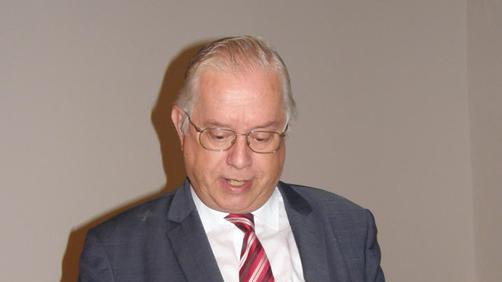 Der Geschichtsprofessor Rudolf Schieffer ging bei der Buchpräsentation auf Leben und Werk des Reichenauer Mönch und Universalgelehrten ...