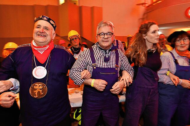 Bild 17: Stimmungsvoller Hüfinger Kolpingball bringt Festhalle zum Beben &ndash; Teil 2