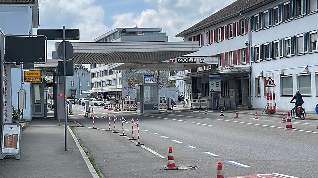 (Archivbild) Ein Mann wurde am Zollübergang Emmishofer Tor in Konstanz festgenommen, der andere in Gailingen am Hochrhein.