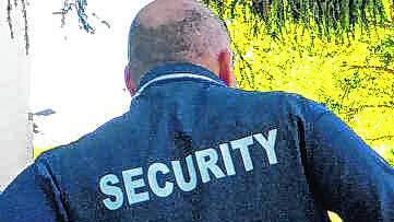 Bis Sonntag soll ein Security-Unternehmen (Symbolbild) die öffentlichen Plätze in Villingen-Schwenningen kontrollieren und ...